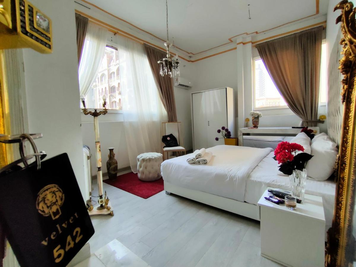 Velvet 1889 Kairo